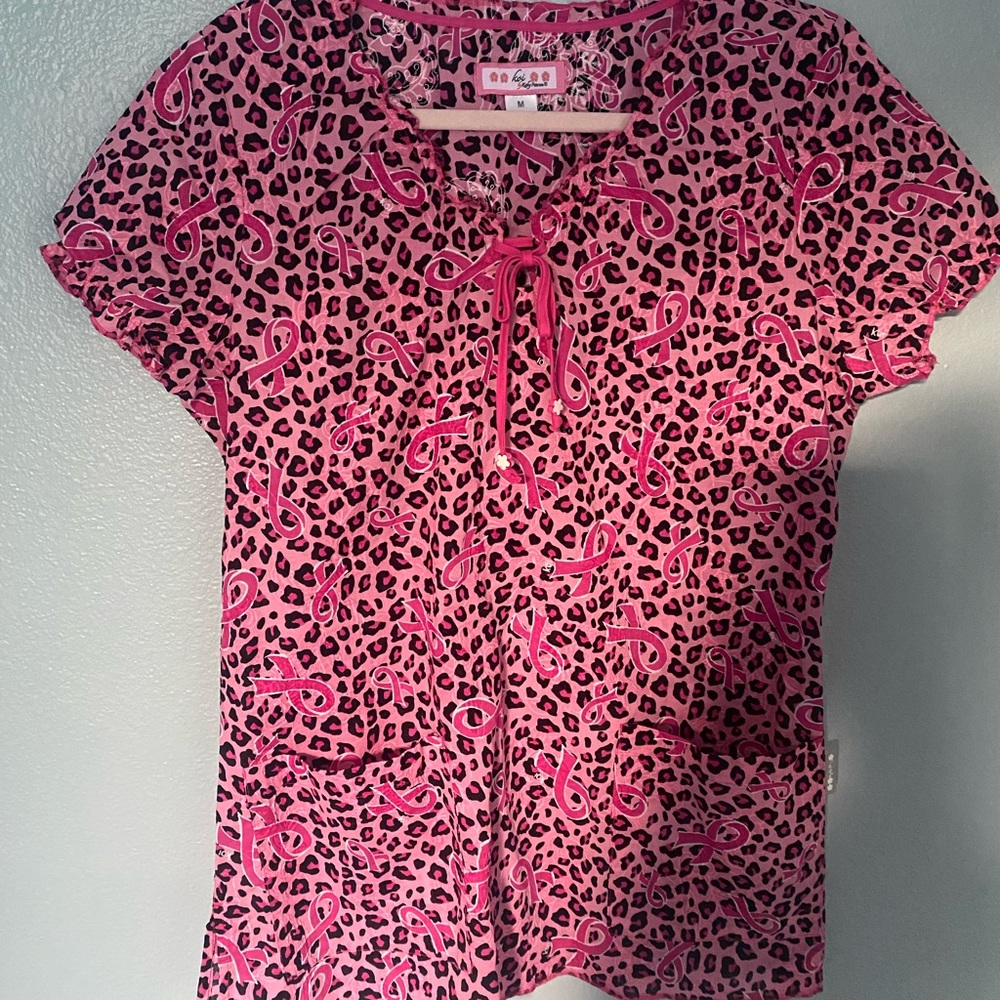 Koi scrub top size Medium